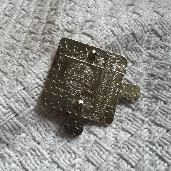RARE LE 900 Ratatouille Pixar Character Connection Puzzle Mystery Disney Pin - Picture 2 of 4